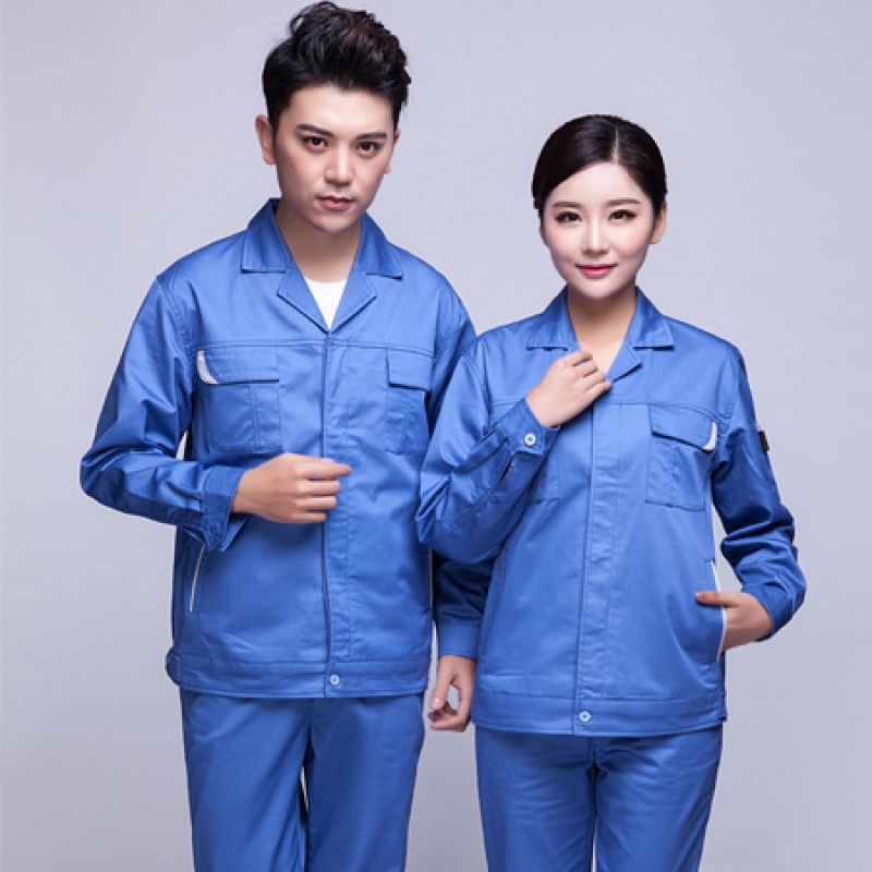 奔驰定制工作服：尊贵企业形象的体现